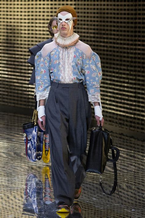 sfilata gucci roma 2019|Scopri i look della sfilata Autunno Inverno 2019. .